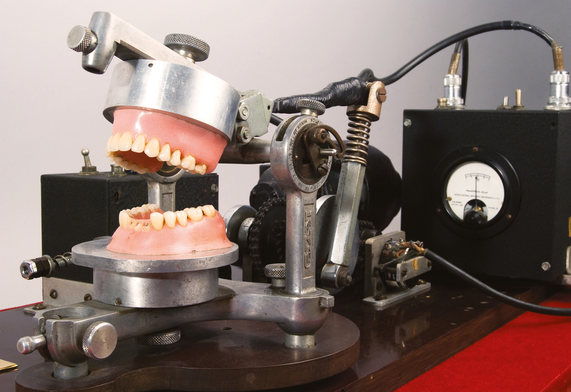 Aaron Brody’s Strain Gage Denture Tenderometer from 1956. Photo Michael Cardinali. Courtesy MIT Museum.