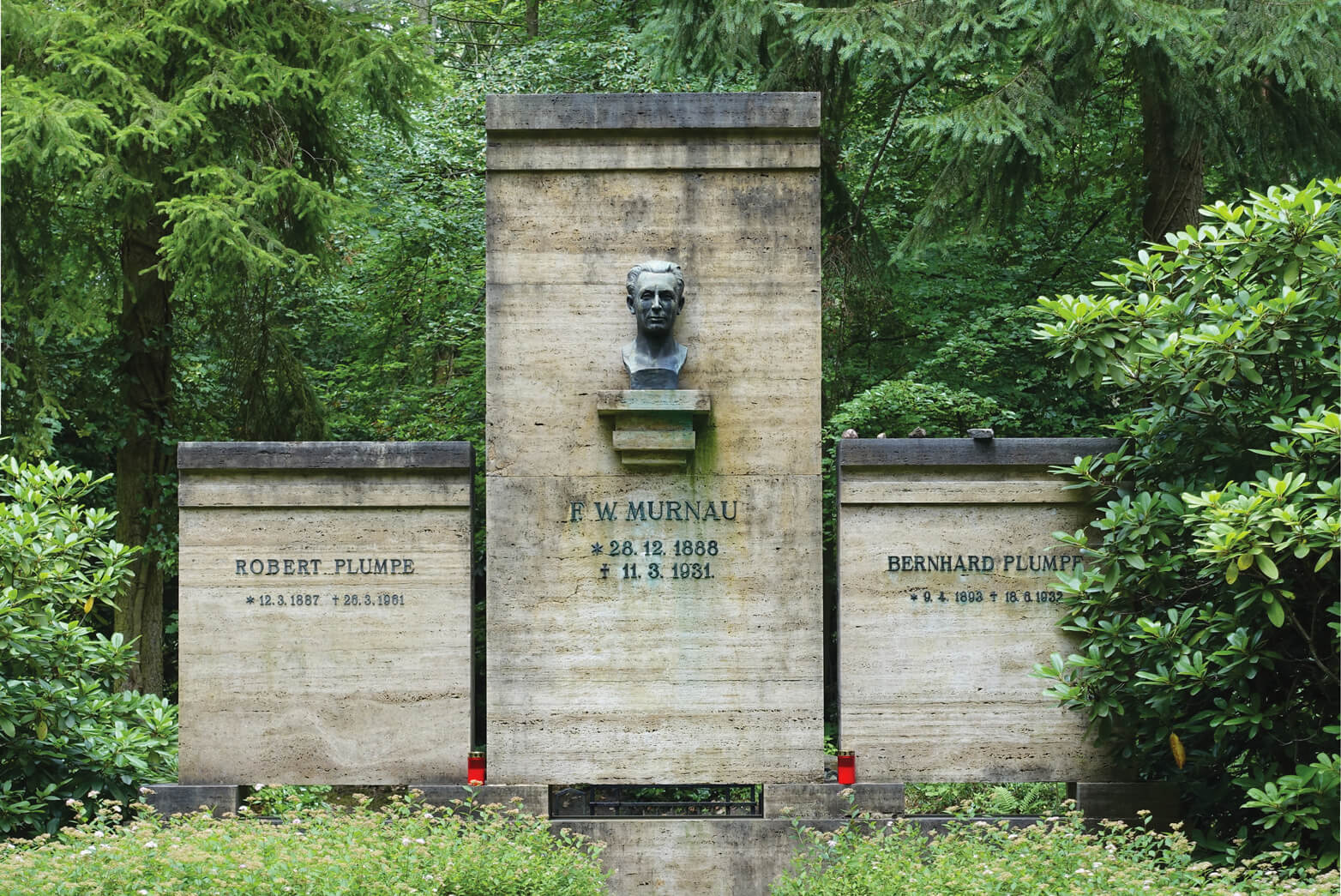 A nineteen thirty one photograph of Karl Ludwig Manzel’s grave monument for Murnau in the Suudwestkirchhof Stahnsdorf, near Berlin.